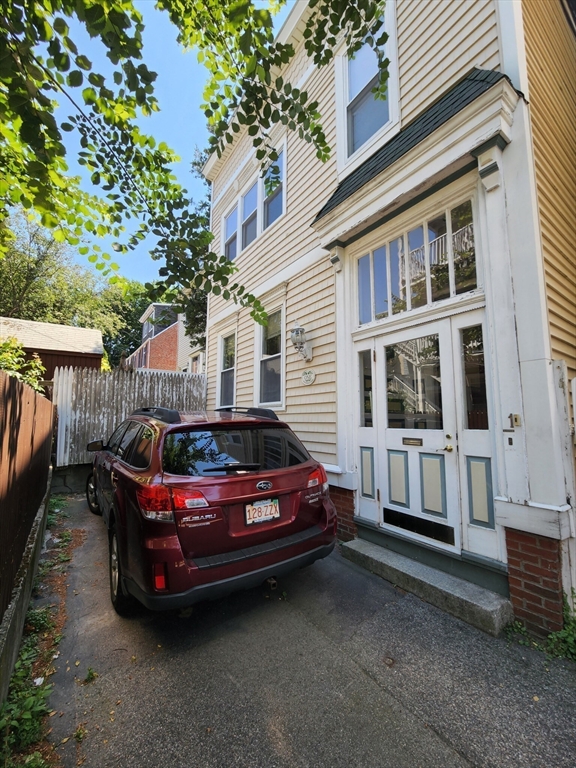 1 Balmoral Park