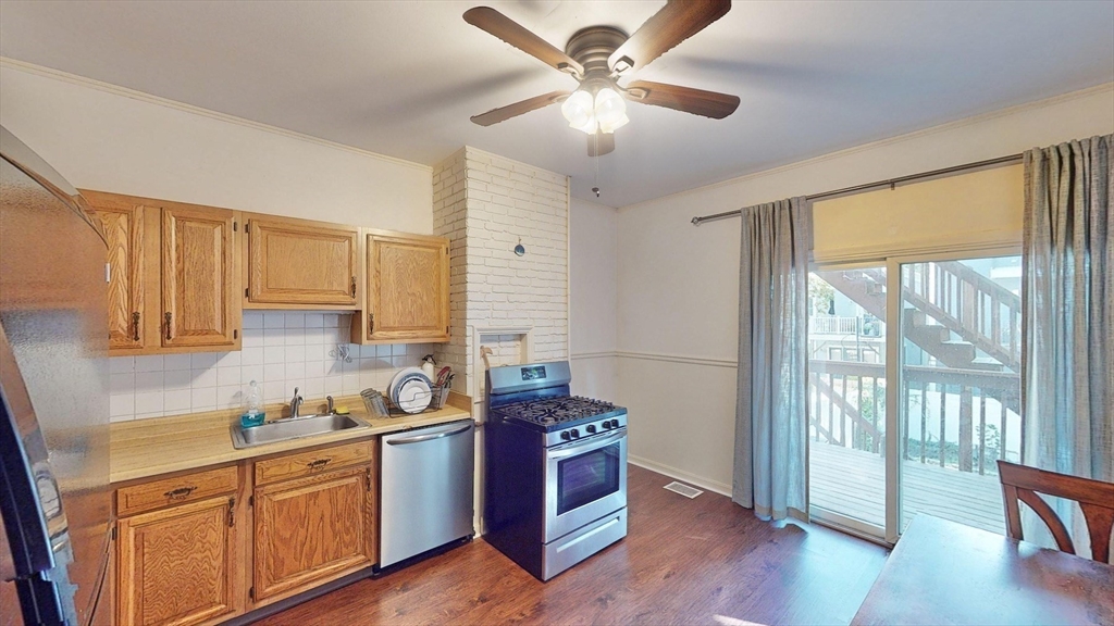 1 Balmoral Park