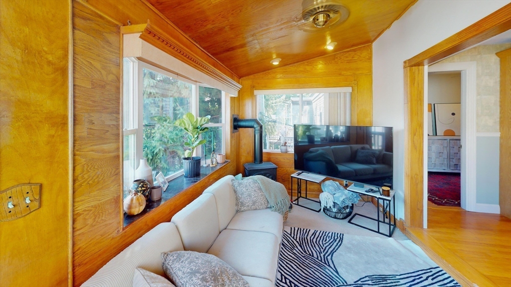 1 Balmoral Park