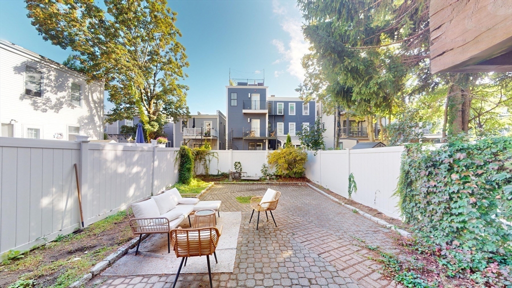1 Balmoral Park