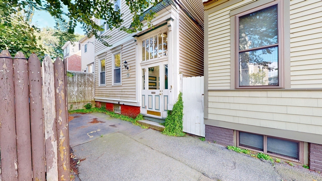 1 Balmoral Park