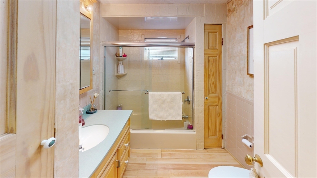 1 Balmoral Park