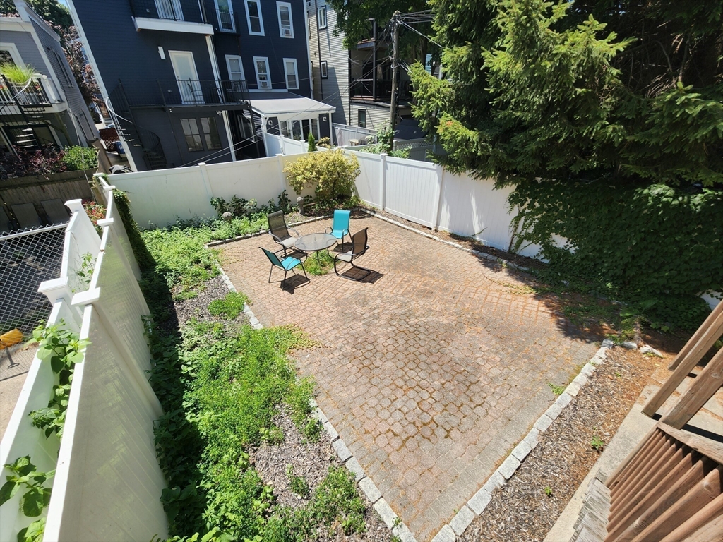 1 Balmoral Park