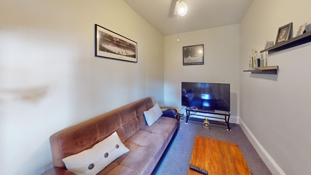 1 Balmoral Park