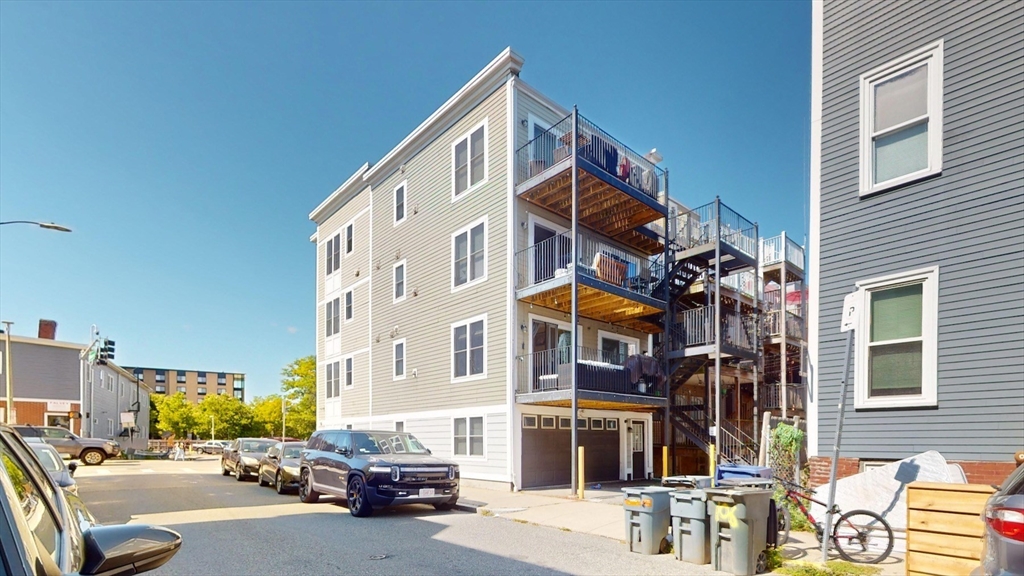 106 Boston Street Unit: ONE