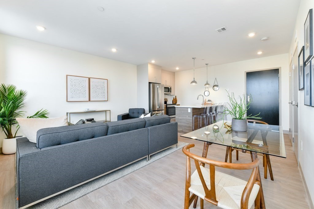 400 Dorchester Street (Nf) # 503