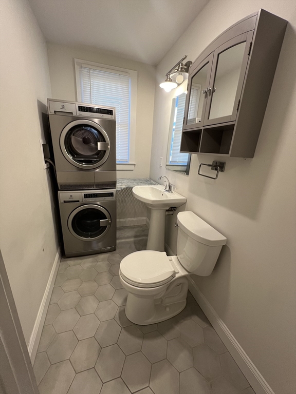 40 King St. # 2 Unit: #2