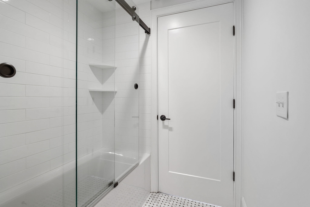 258-260 W 3rd St # 3B