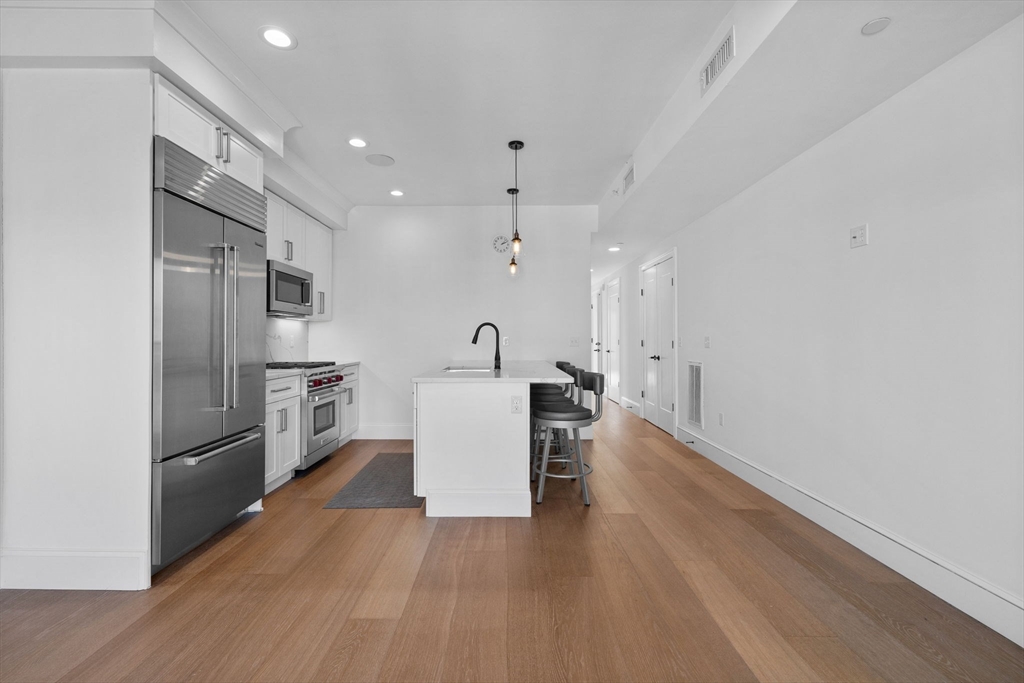 258-260 W 3rd St # 3B