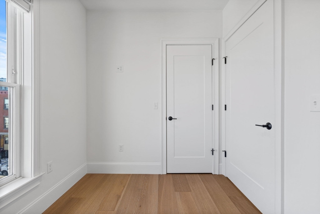 258-260 W 3rd St # 3B