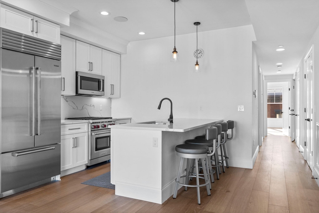 258-260 W 3rd St # 3B