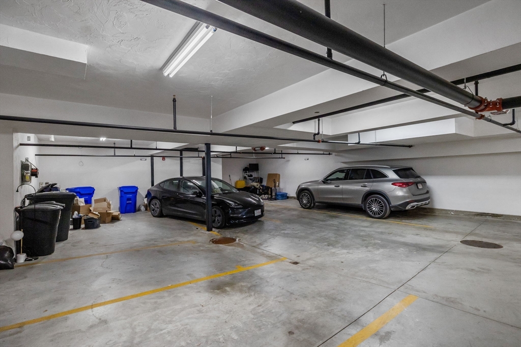 258-260 W 3rd St # 3B