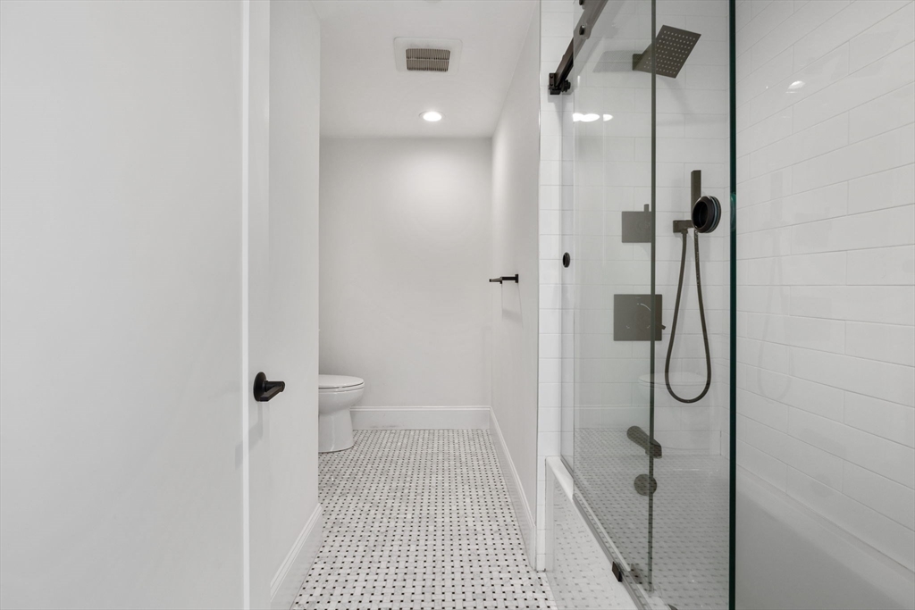 258-260 W 3rd St # 3B