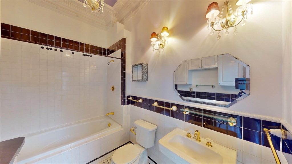 789 East Broadway # 1A