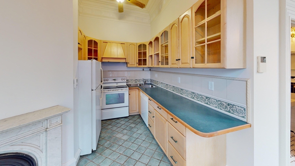 789 East Broadway # 1A