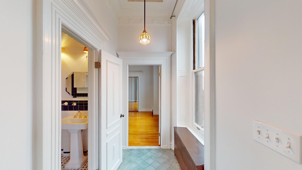 789 East Broadway # 1A