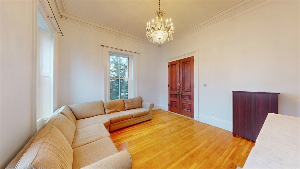 789 East Broadway # 1A