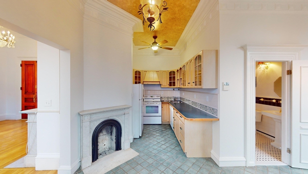 789 East Broadway # 1A