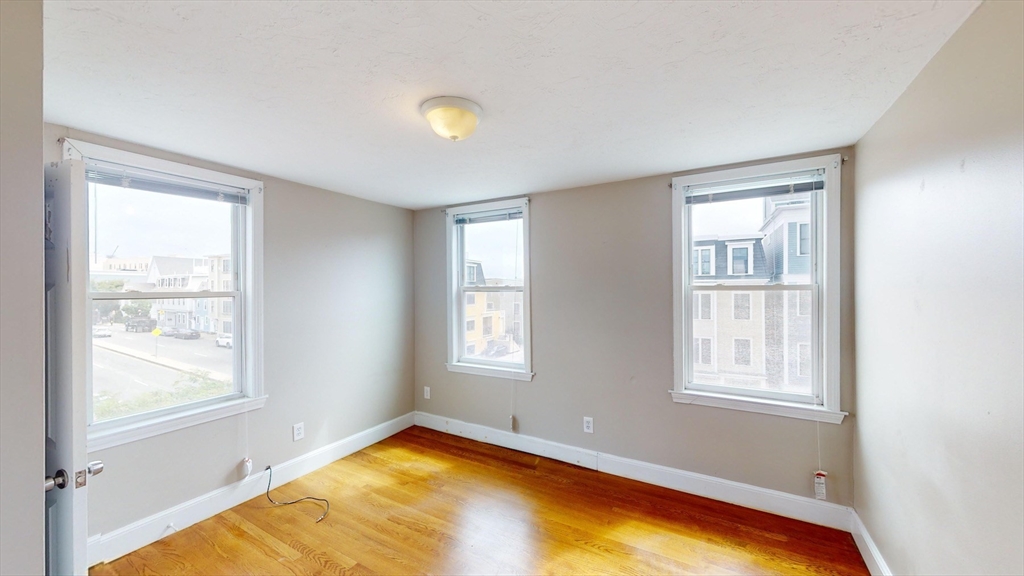 367 Dorchester St # 3