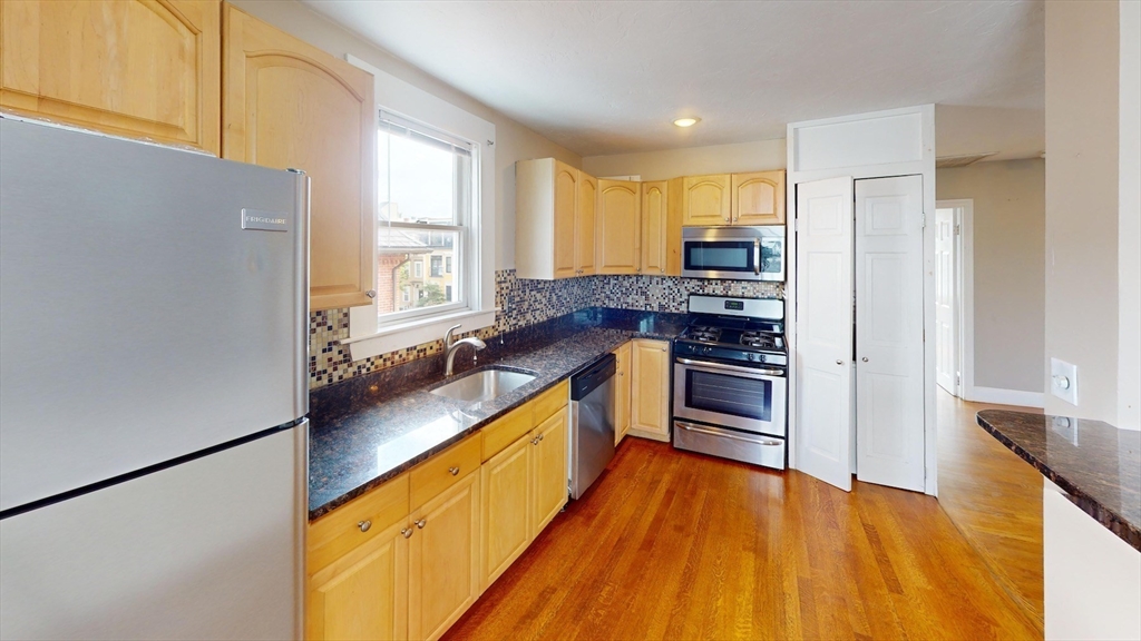 367 Dorchester St # 3