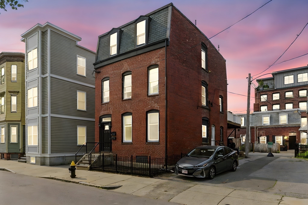 874 E 2nd St