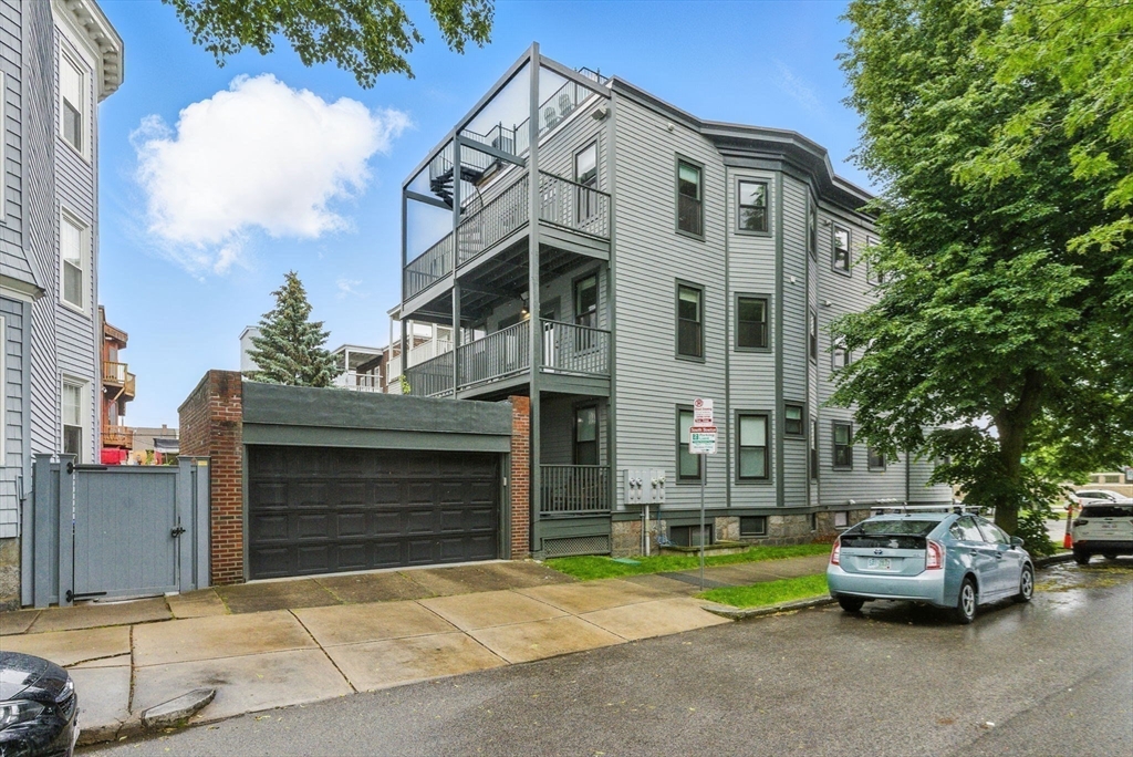1650 Columbia Rd # 3