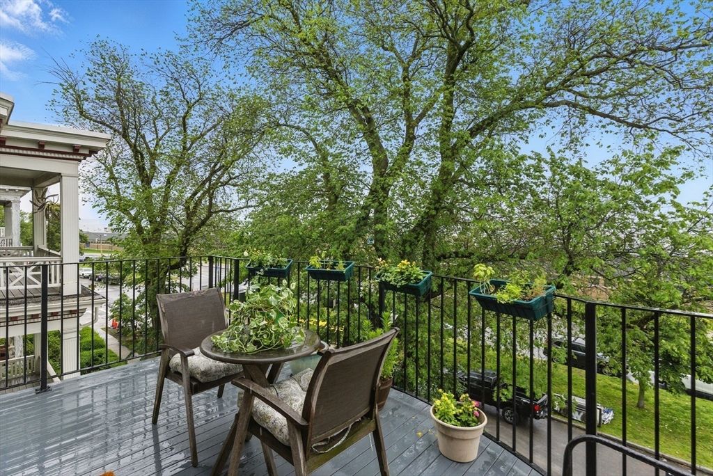 1650 Columbia Rd # 3