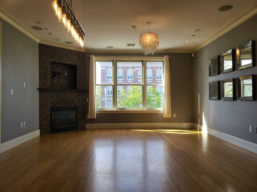 354 Dorchester St # 3