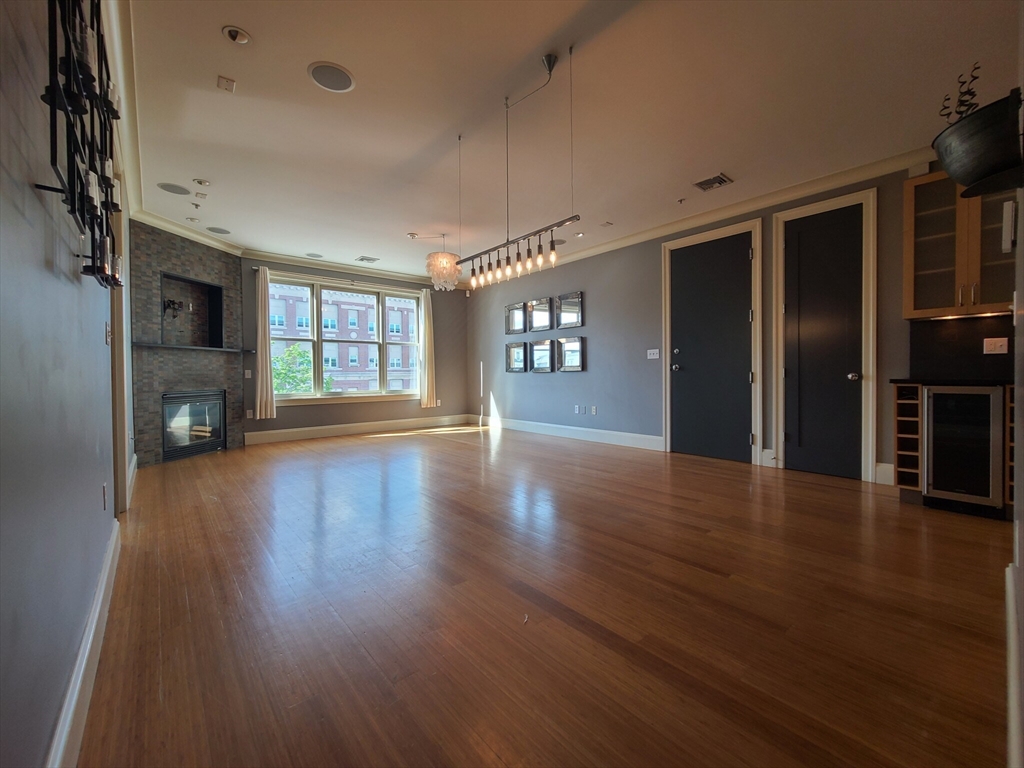 354 Dorchester St # 3