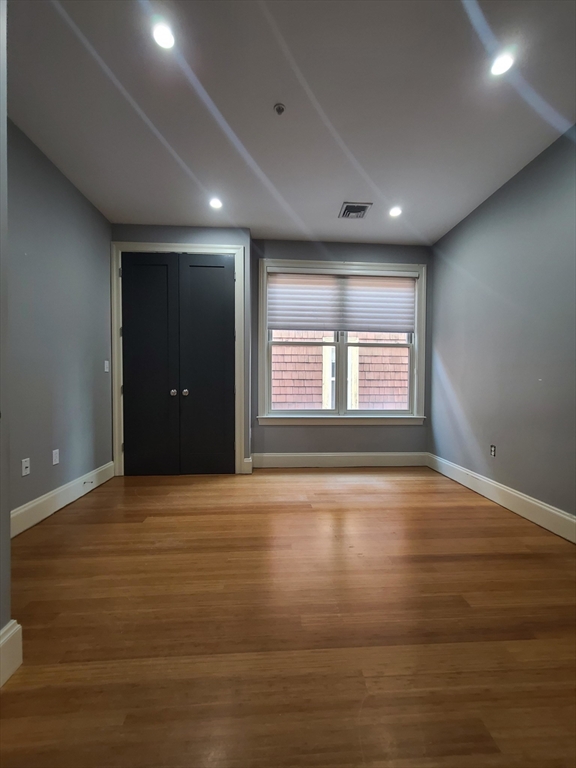 354 Dorchester St # 3