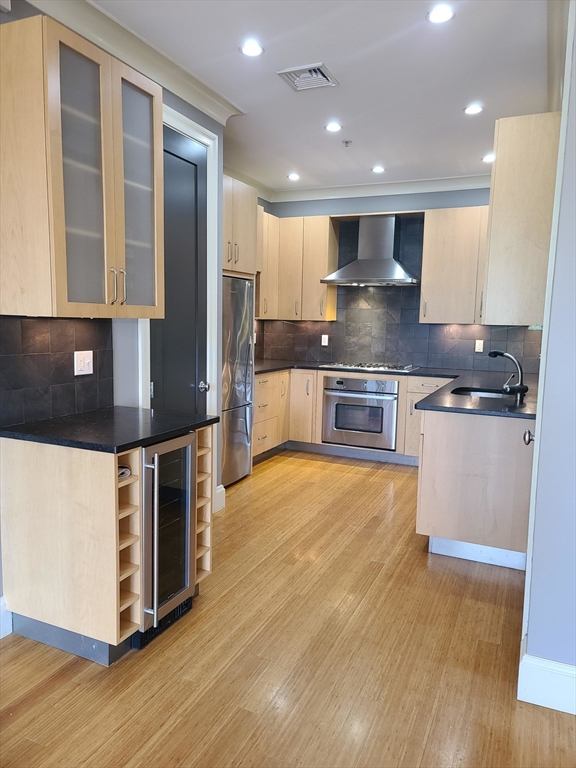 354 Dorchester St # 3