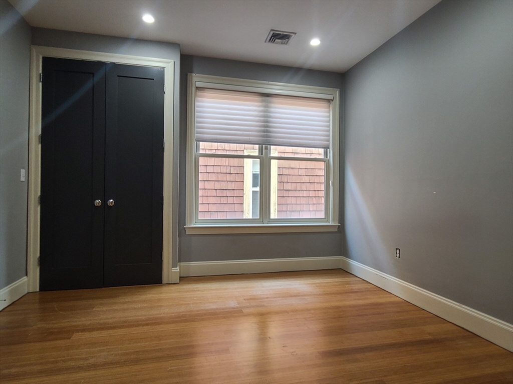 354 Dorchester St # 3