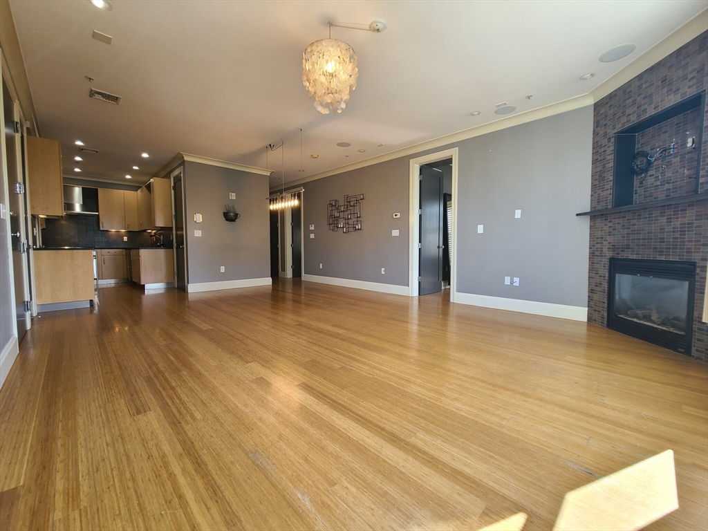 354 Dorchester St # 3