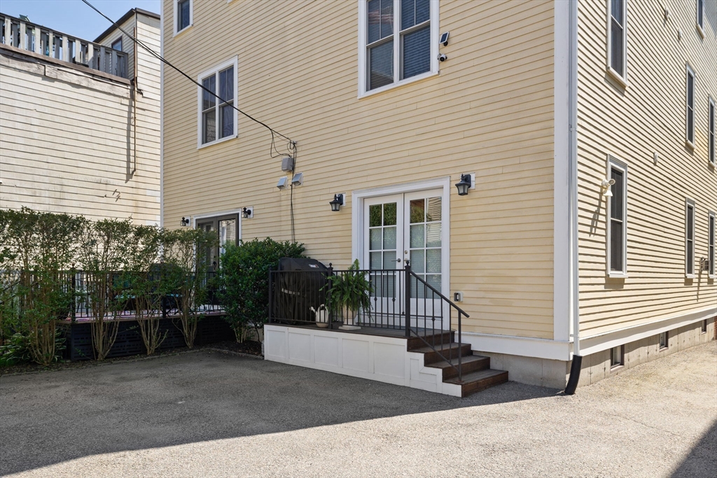 424-430 W 4th St # 428