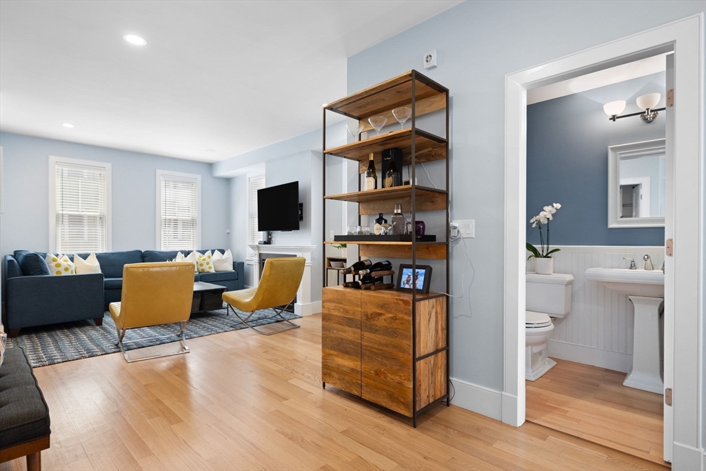 424-430 W 4th St # 428