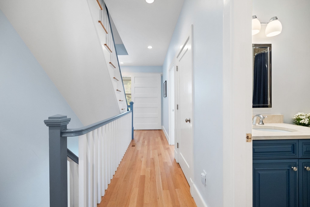 424-430 W 4th St # 428