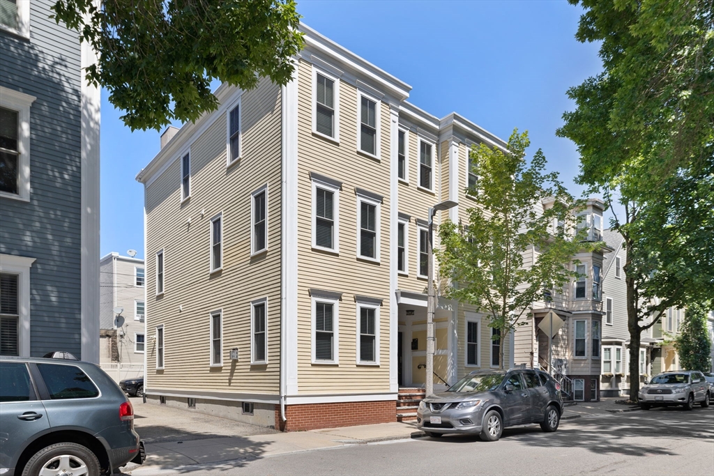 424-430 W 4th St # 428