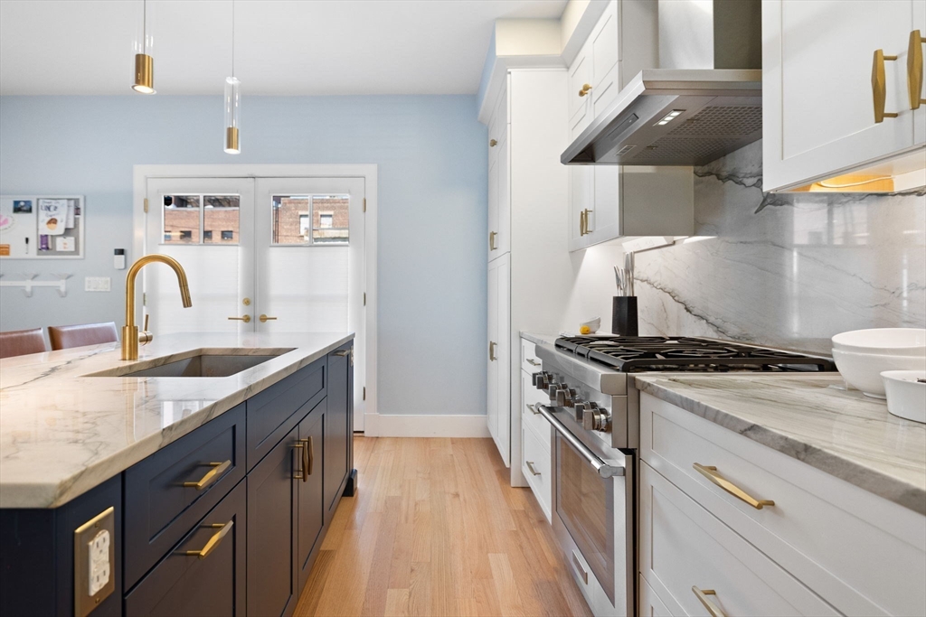 424-430 W 4th St # 428