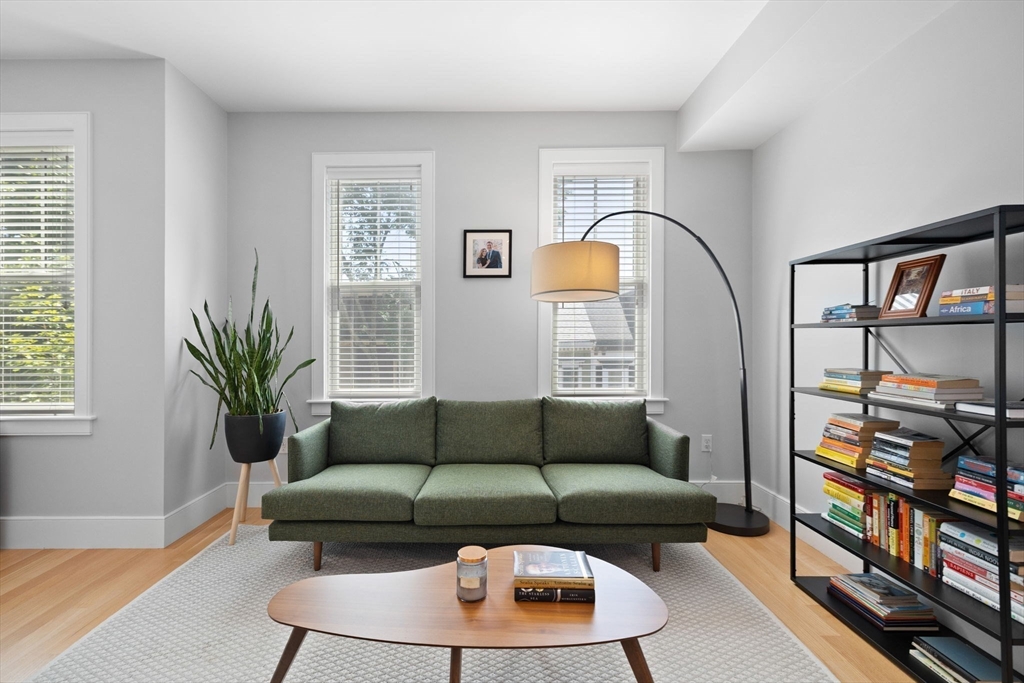 424-430 W 4th St # 428