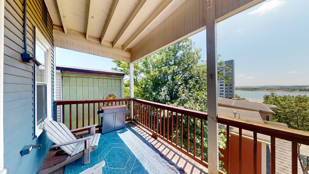 399 E 7th St # 3