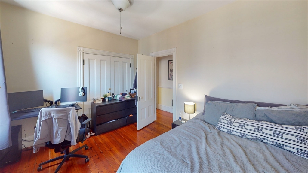 399 E 7th St # 3