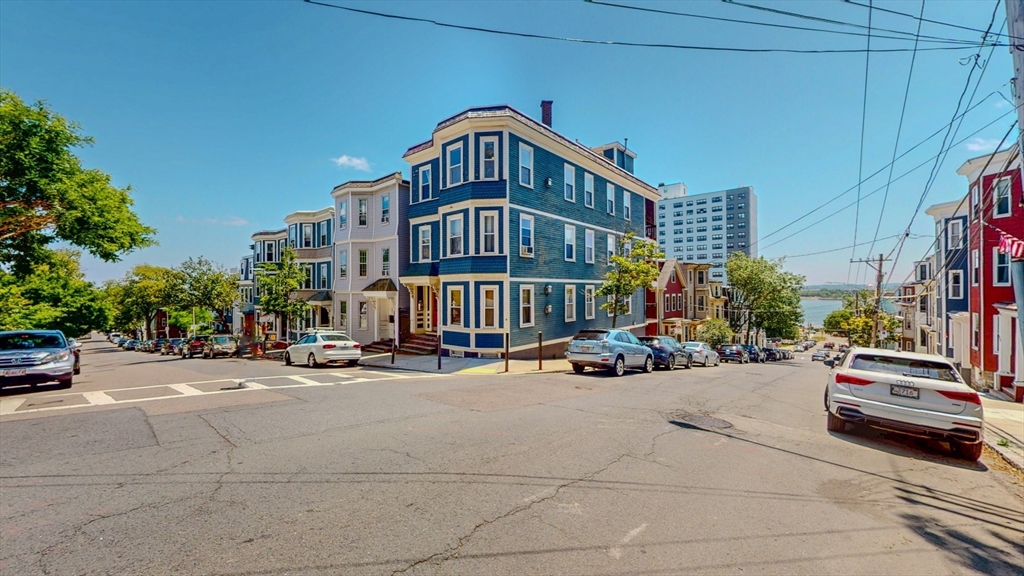 399 E 7th St # 3