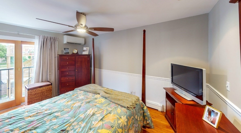 4 Kemble Pl Unit: SFR