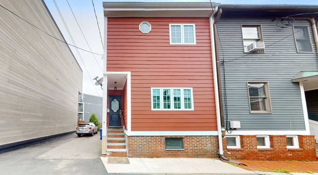 4 Kemble Pl Unit: SFR