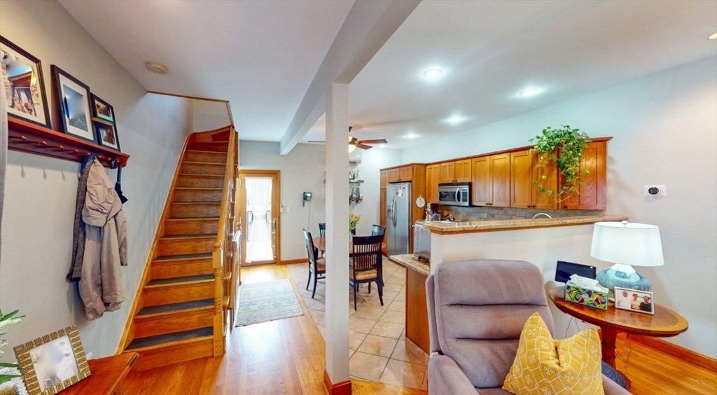 4 Kemble Pl Unit: SFR