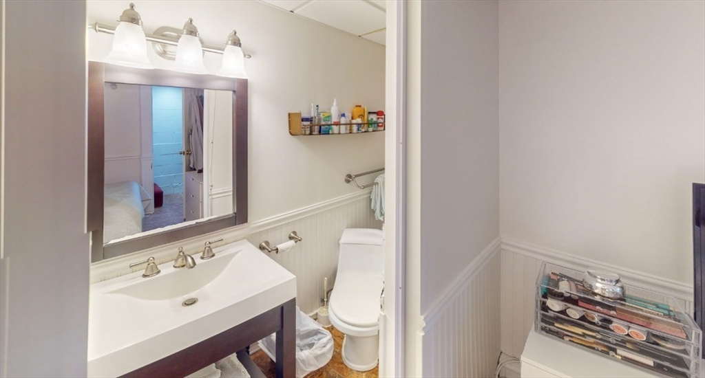 4 Kemble Pl Unit: SFR