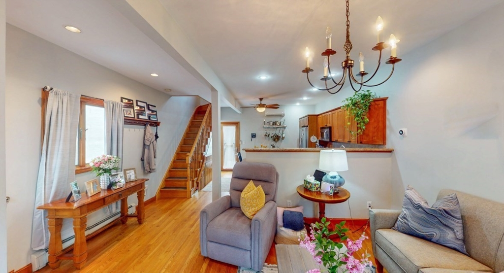 4 Kemble Pl Unit: SFR