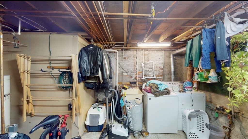 4 Kemble Pl Unit: SFR