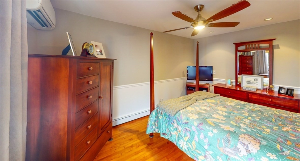 4 Kemble Pl Unit: SFR