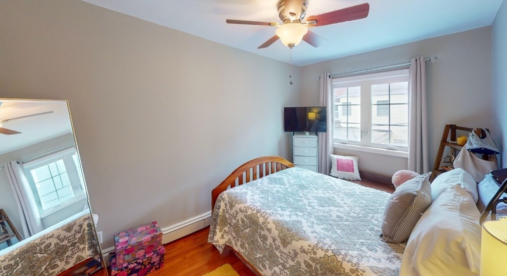 4 Kemble Pl Unit: SFR